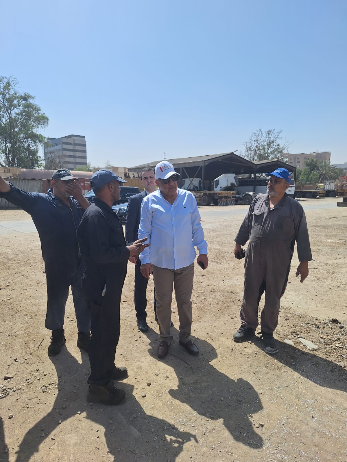 وزير الكهرباء يتفقد ورش صيانة الشركة القابضة
